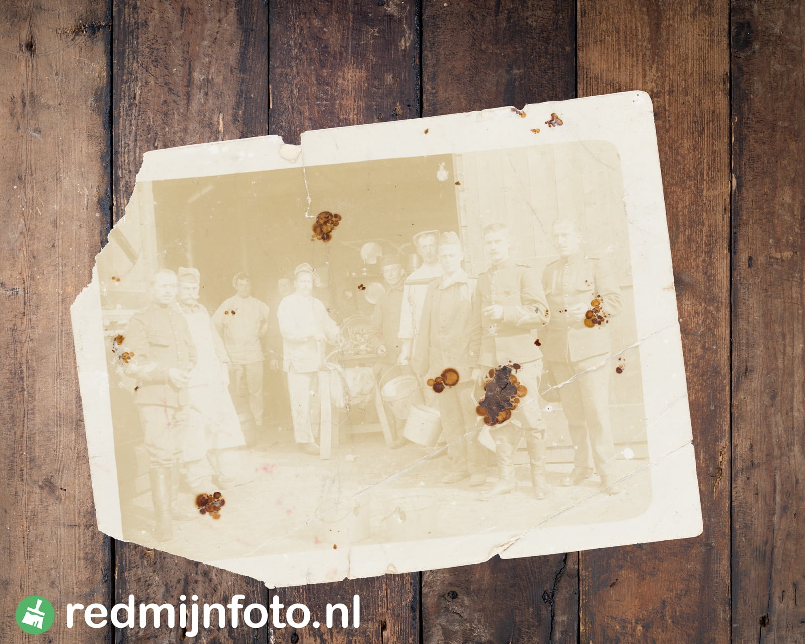 Gaten in een foto laten herstellen en restaureren