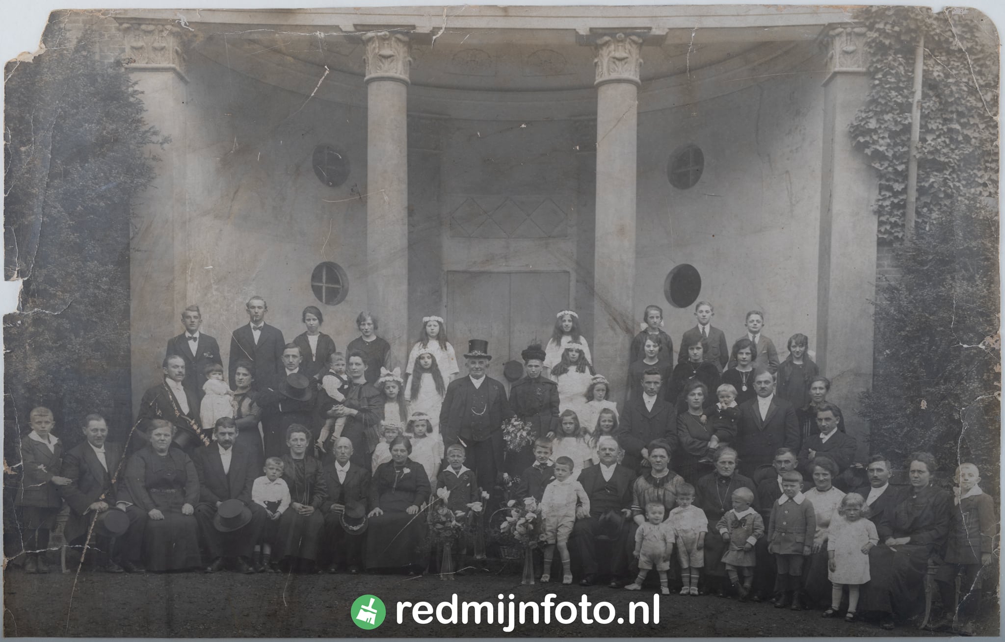 oude groepsfoto laten herstellen en opnieuw afdrukken